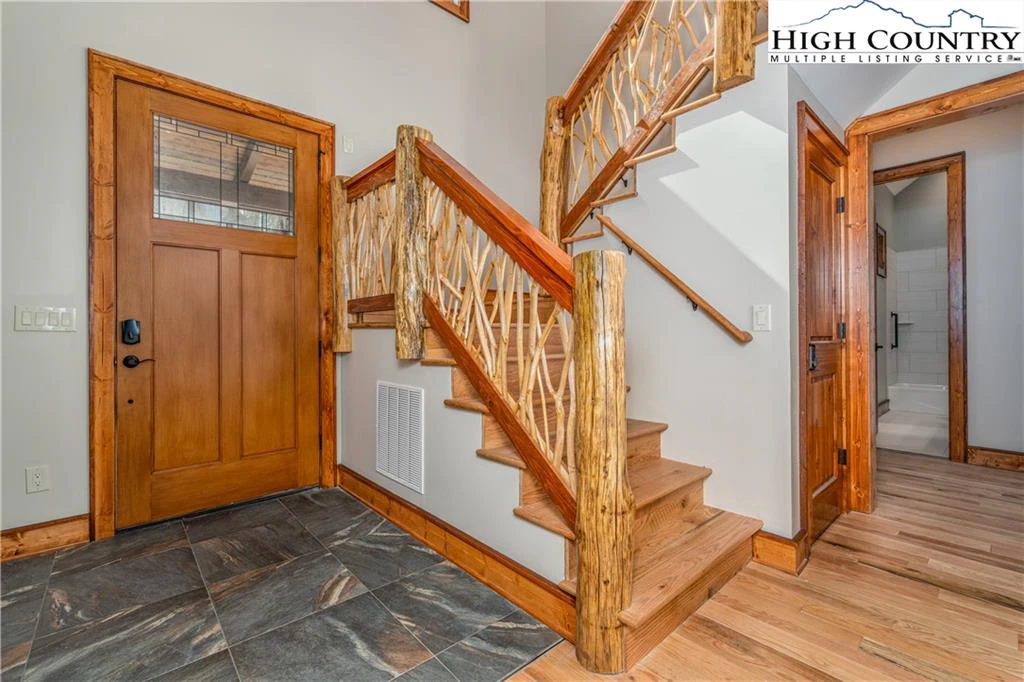 Image number 12 for the current listing