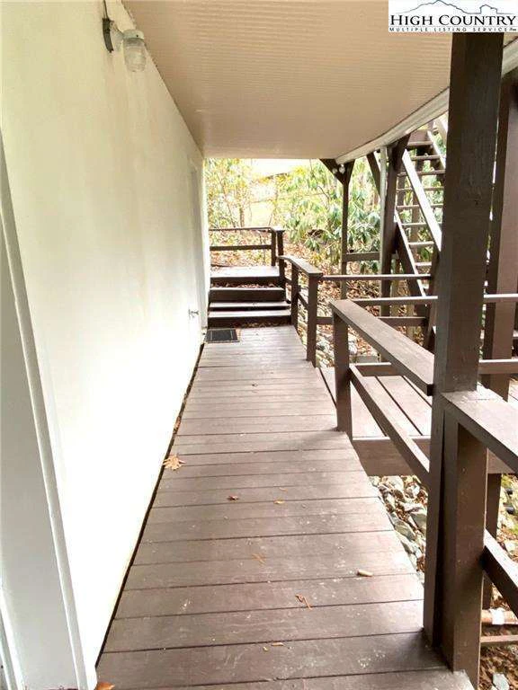 Image number 9 for the current listing