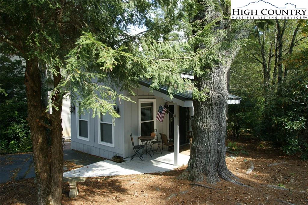 Image number 1 for the current listing