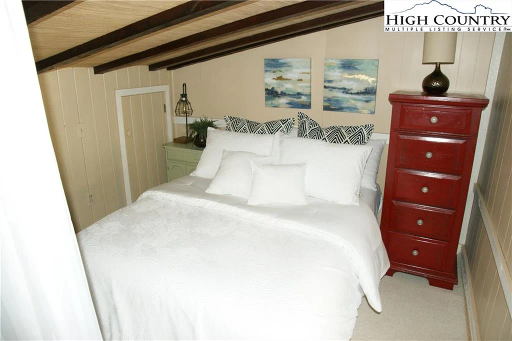 Image number 9 for the current listing