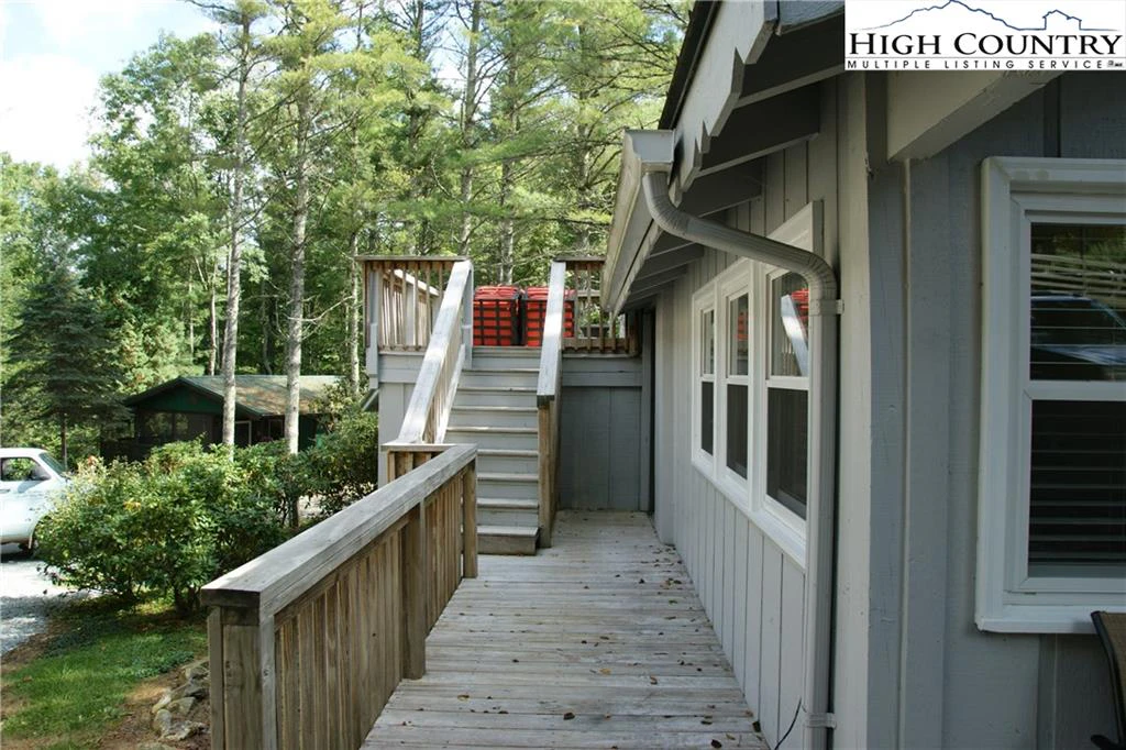 Image number 15 for the current listing