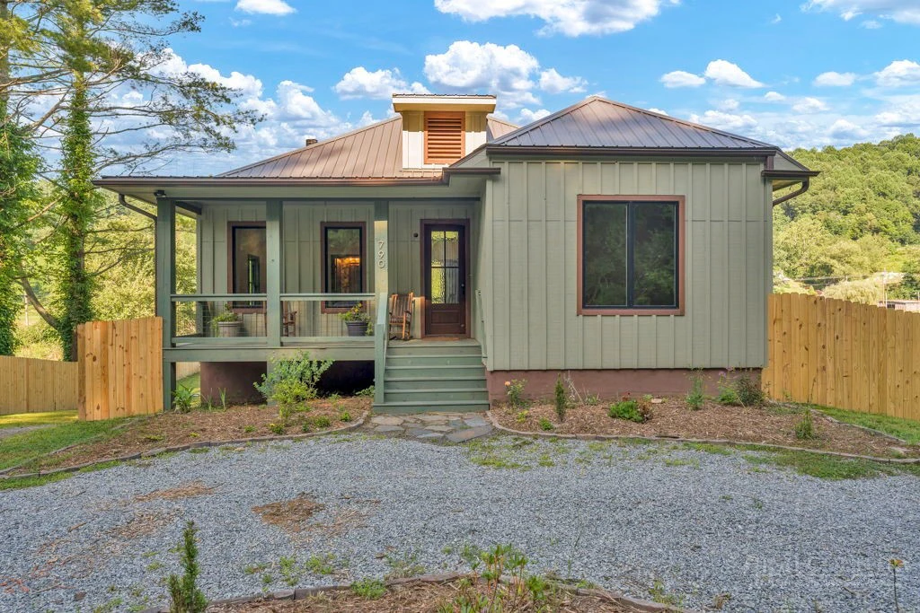 Image number 2 for the current listing
