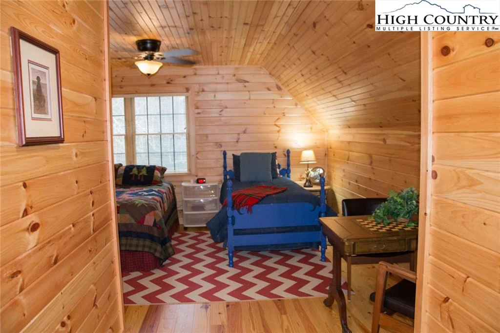 Image number 5 for the current listing