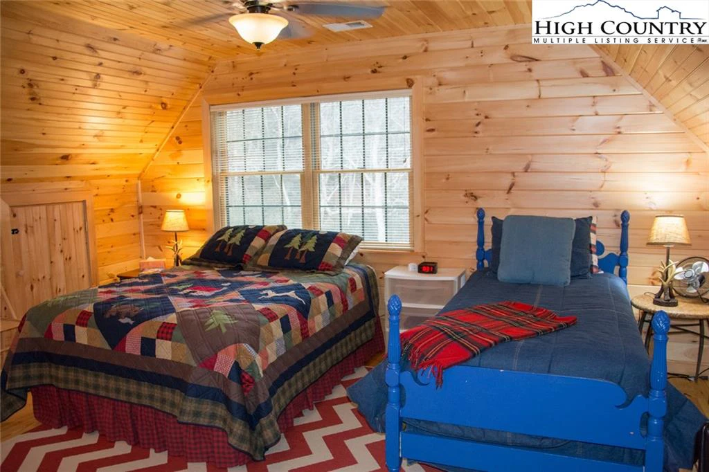 Image number 6 for the current listing