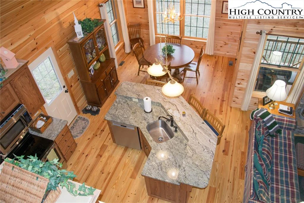 Image number 11 for the current listing