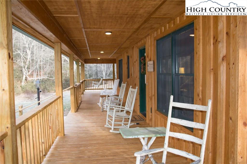 Image number 2 for the current listing