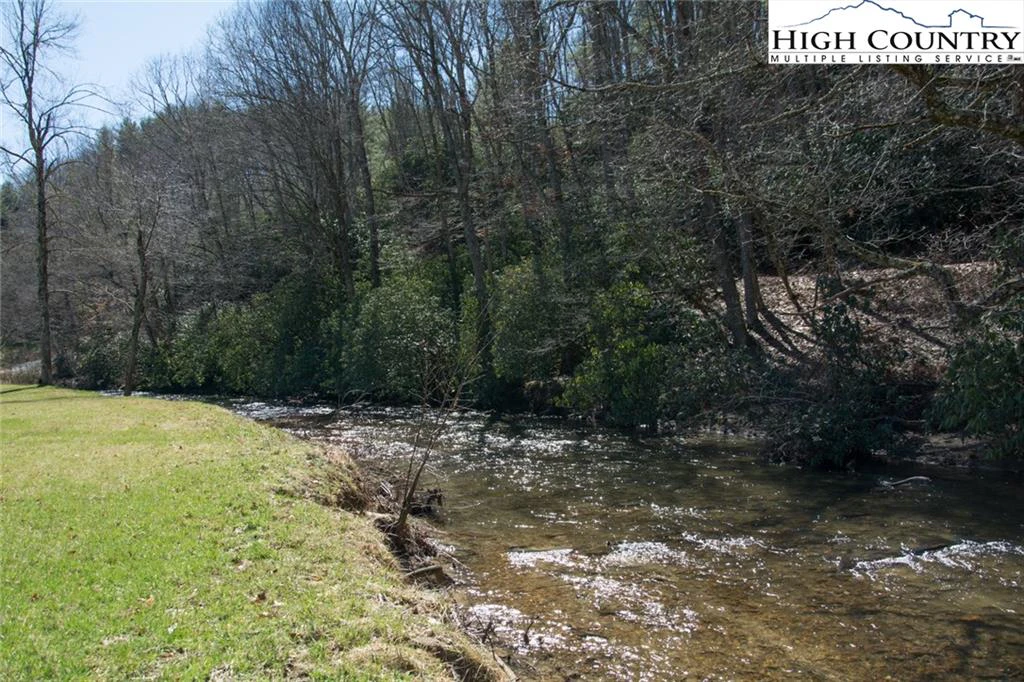 Image number 15 for the current listing