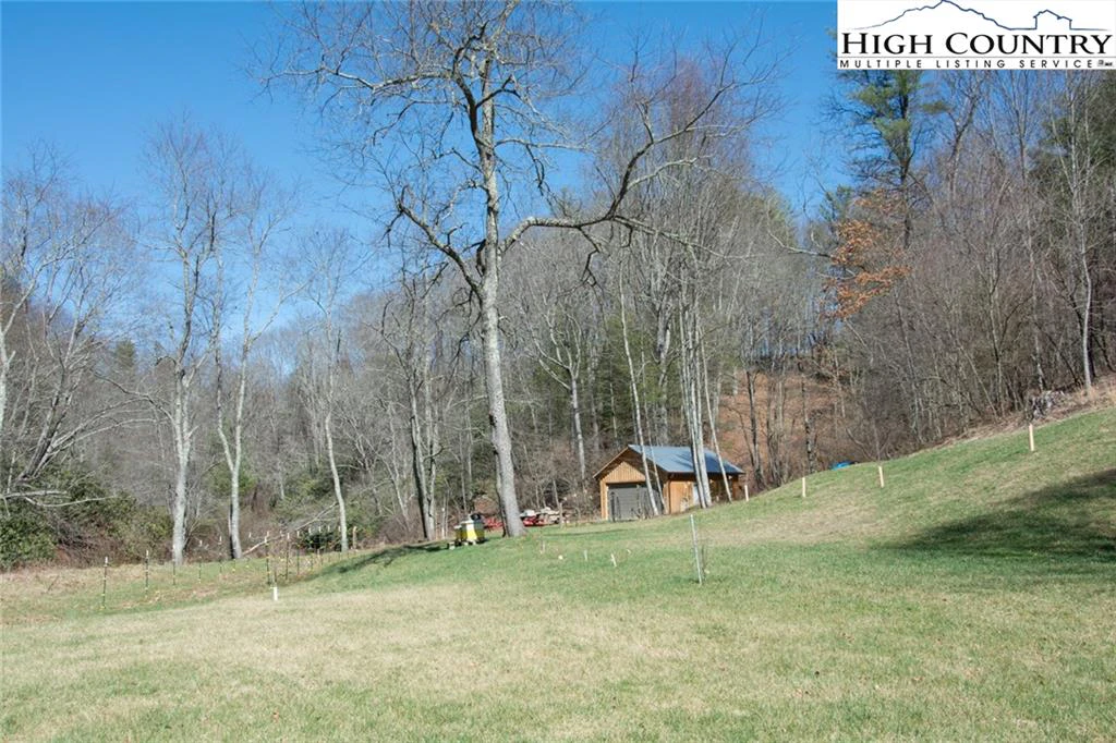 Image number 18 for the current listing