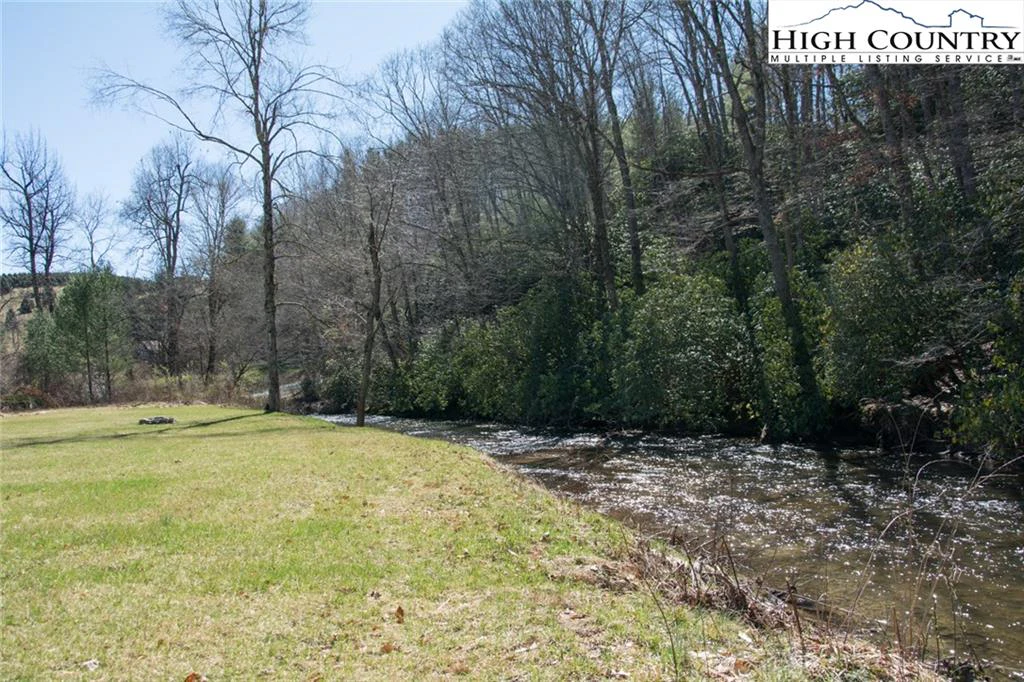 Image number 21 for the current listing