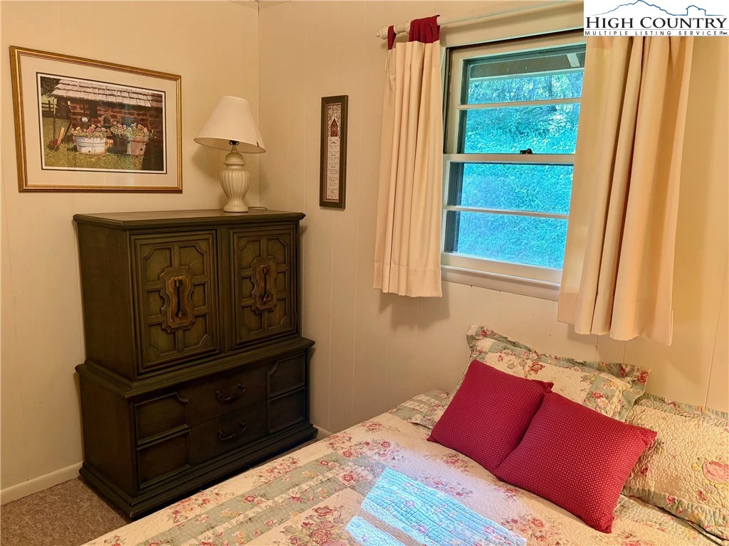 Image number 2 for the current listing