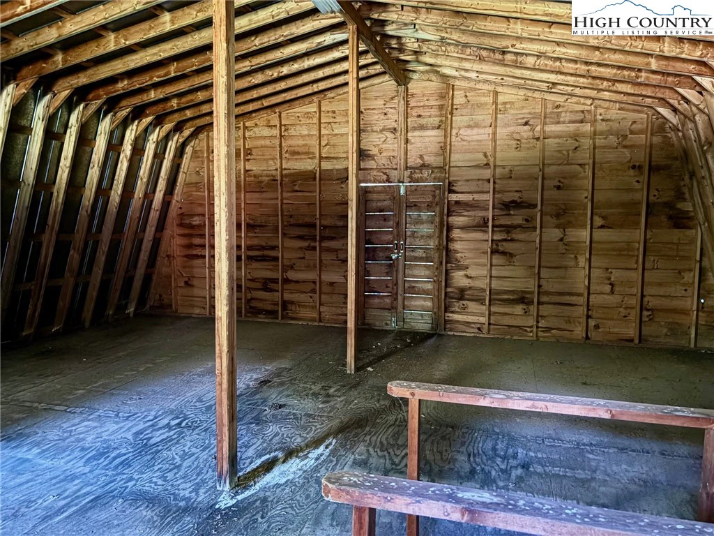 Image number 1 for the current listing