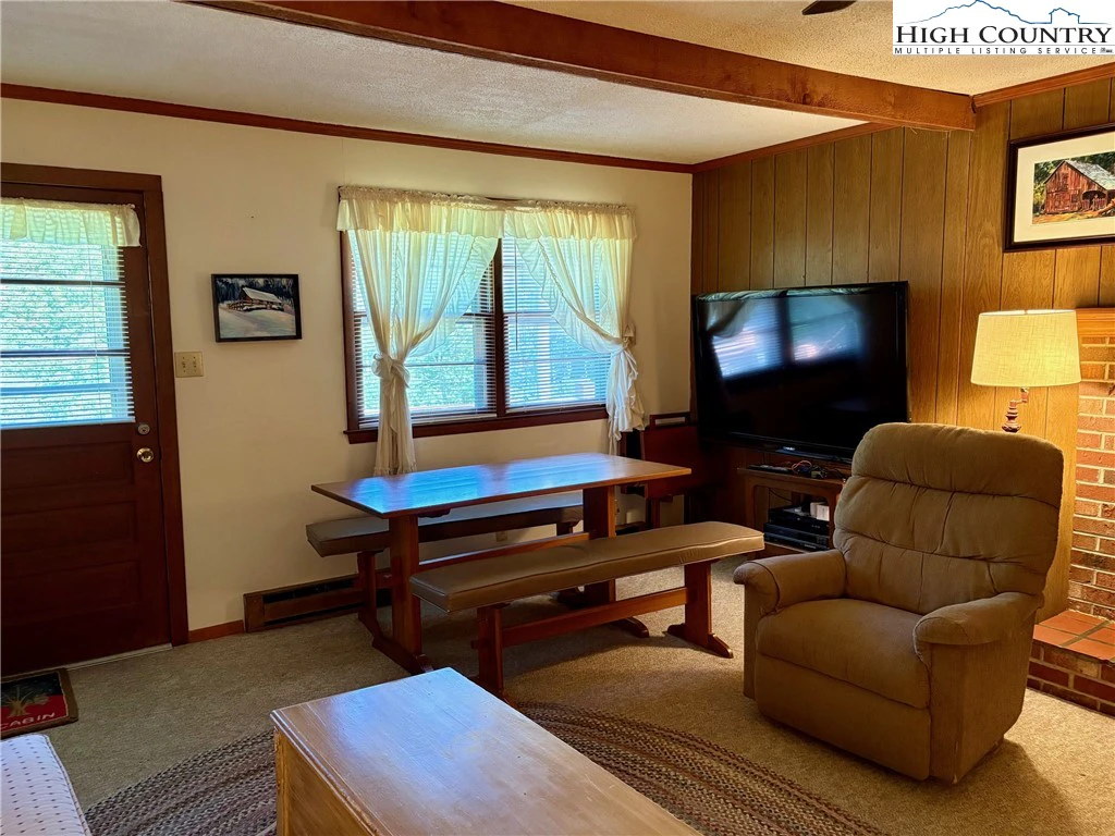 Image number 5 for the current listing