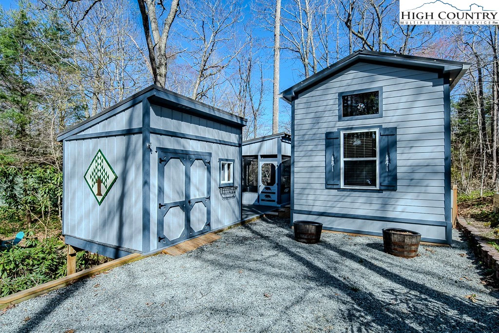 Image number 20 for the current listing