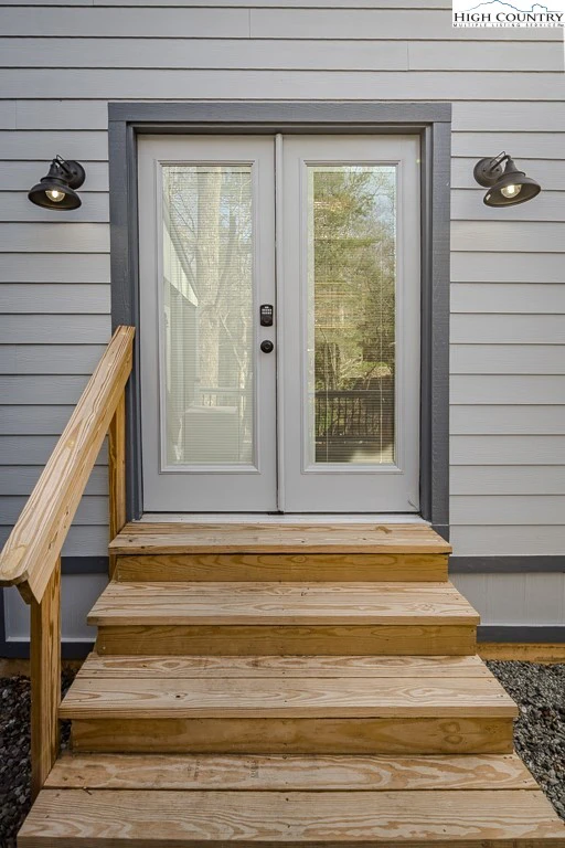 Image number 1 for the current listing