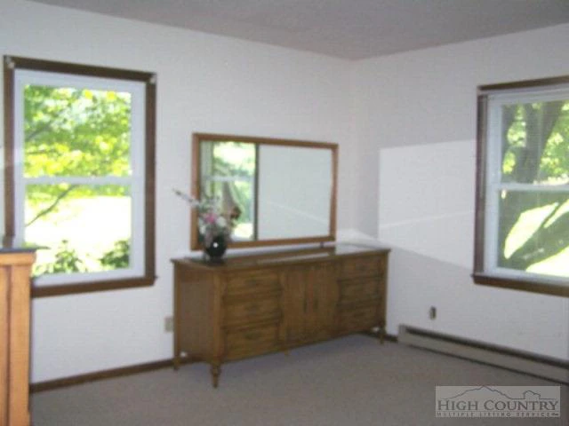 Image number 13 for the current listing