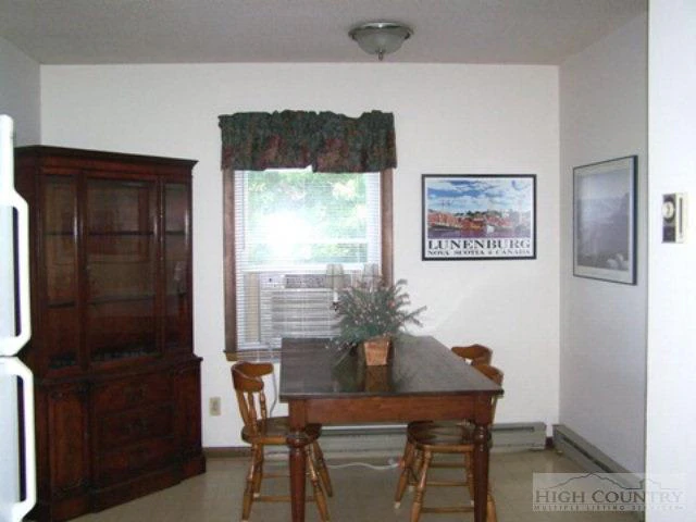 Image number 10 for the current listing