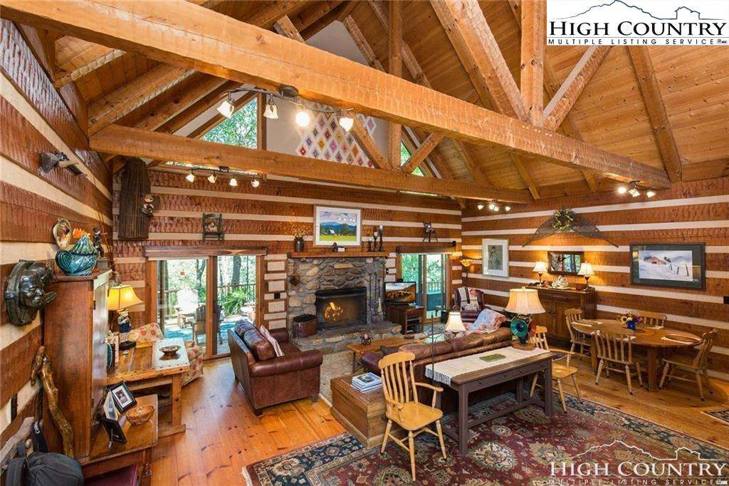 Image number 8 for the current listing