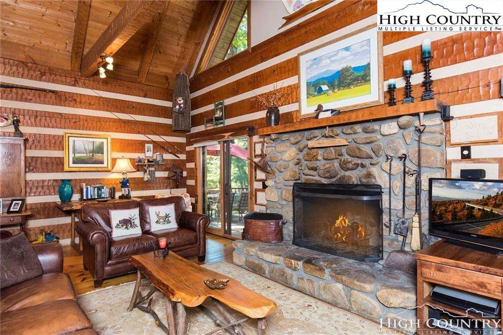 Image number 9 for the current listing