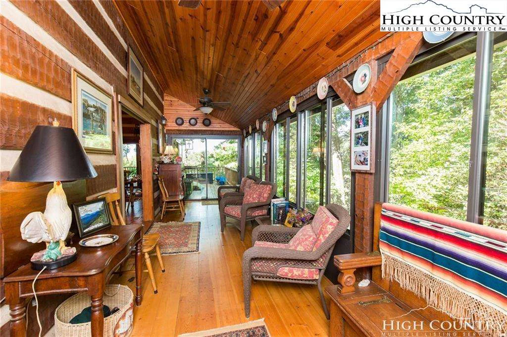 Image number 16 for the current listing