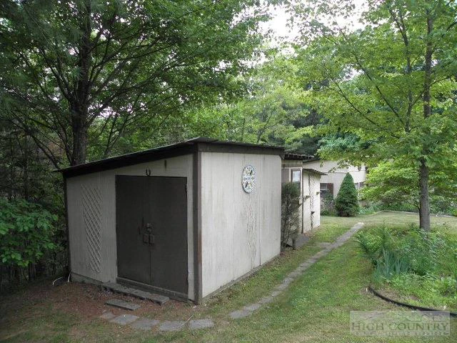 Image number 20 for the current listing