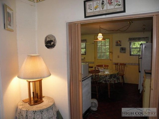 Image number 9 for the current listing