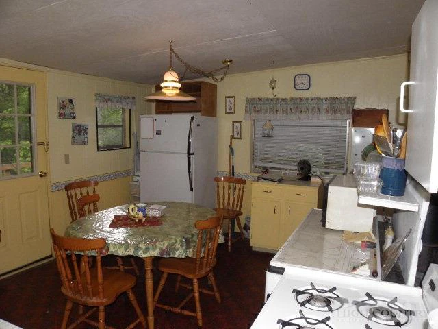 Image number 14 for the current listing