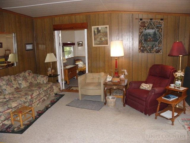 Image number 28 for the current listing