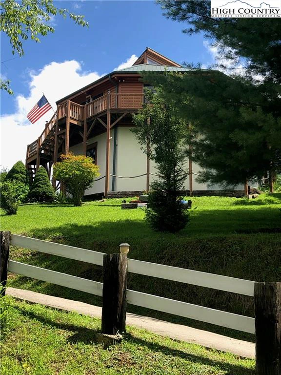 Image number 1 for the current listing
