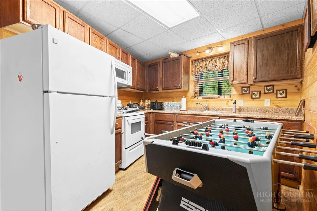 Image number 5 for the current listing