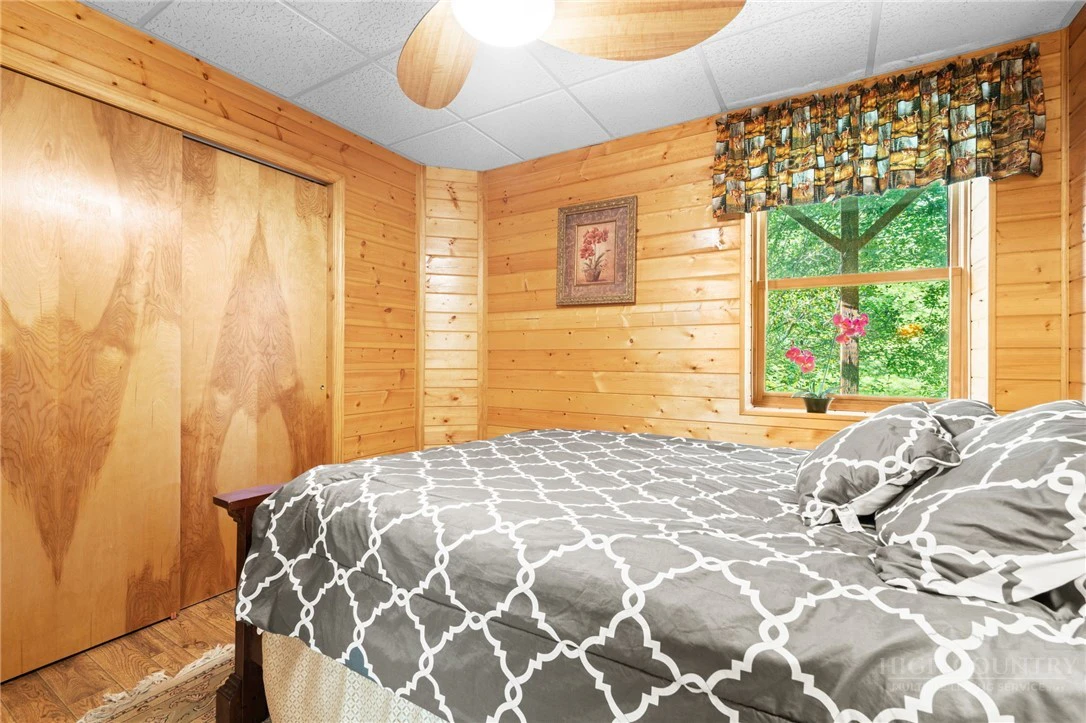 Image number 8 for the current listing