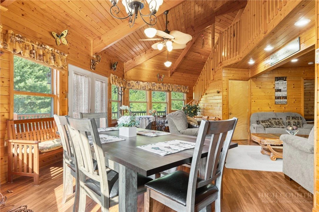 Image number 16 for the current listing