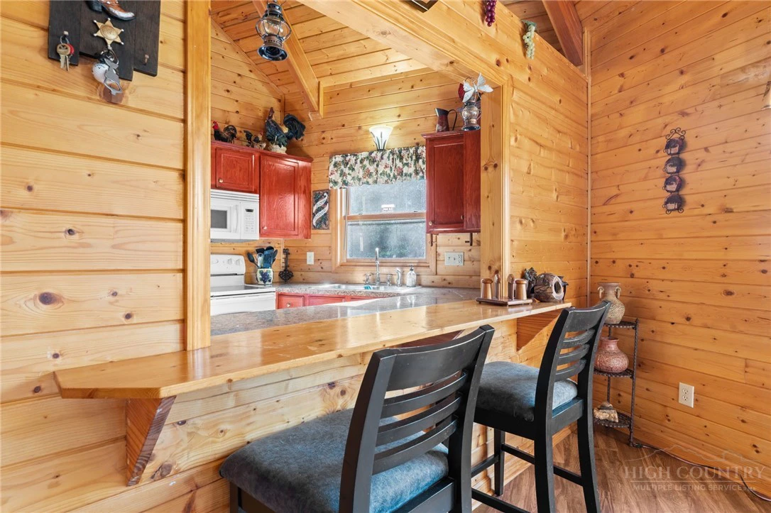 Image number 18 for the current listing
