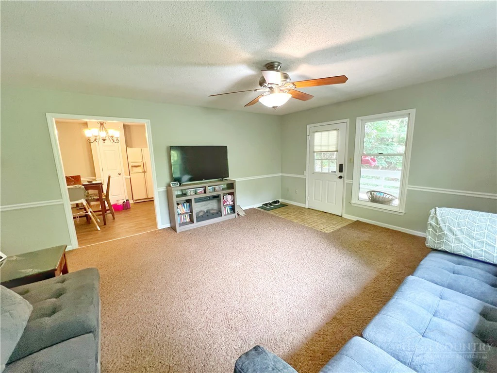 Image number 4 for the current listing