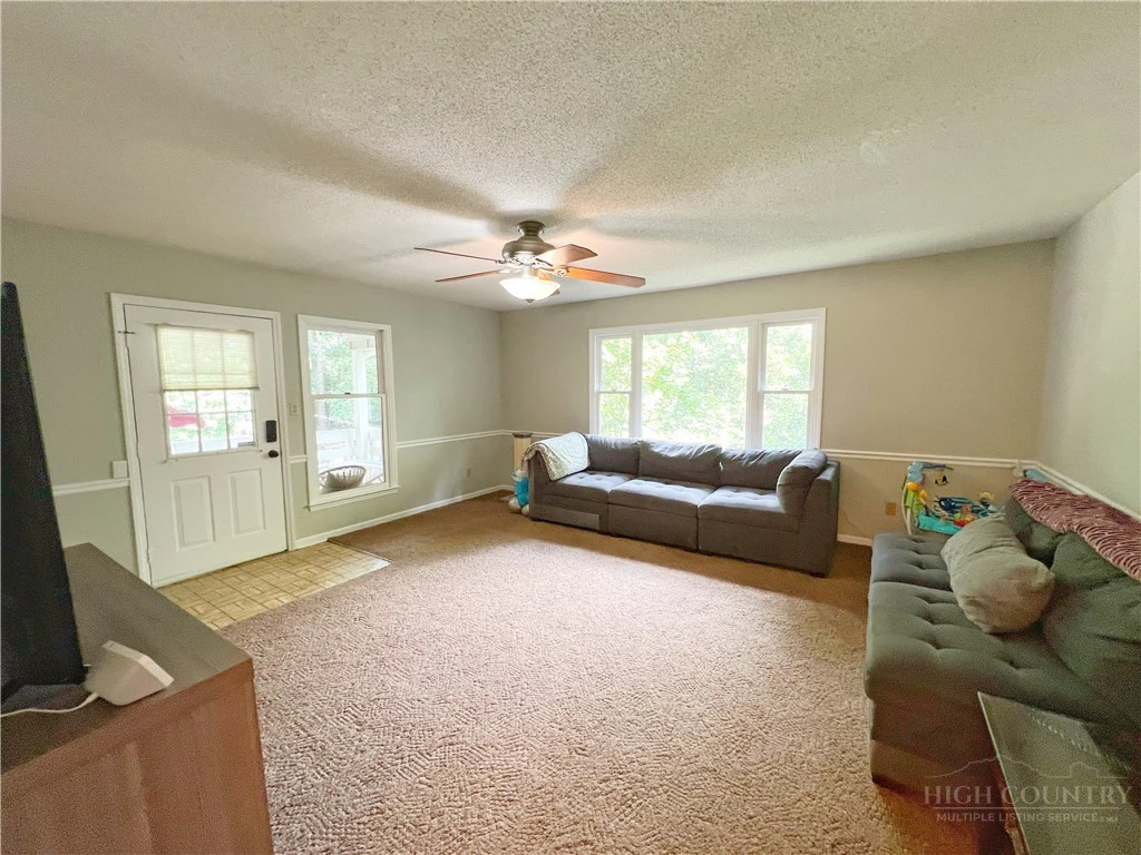 Image number 5 for the current listing