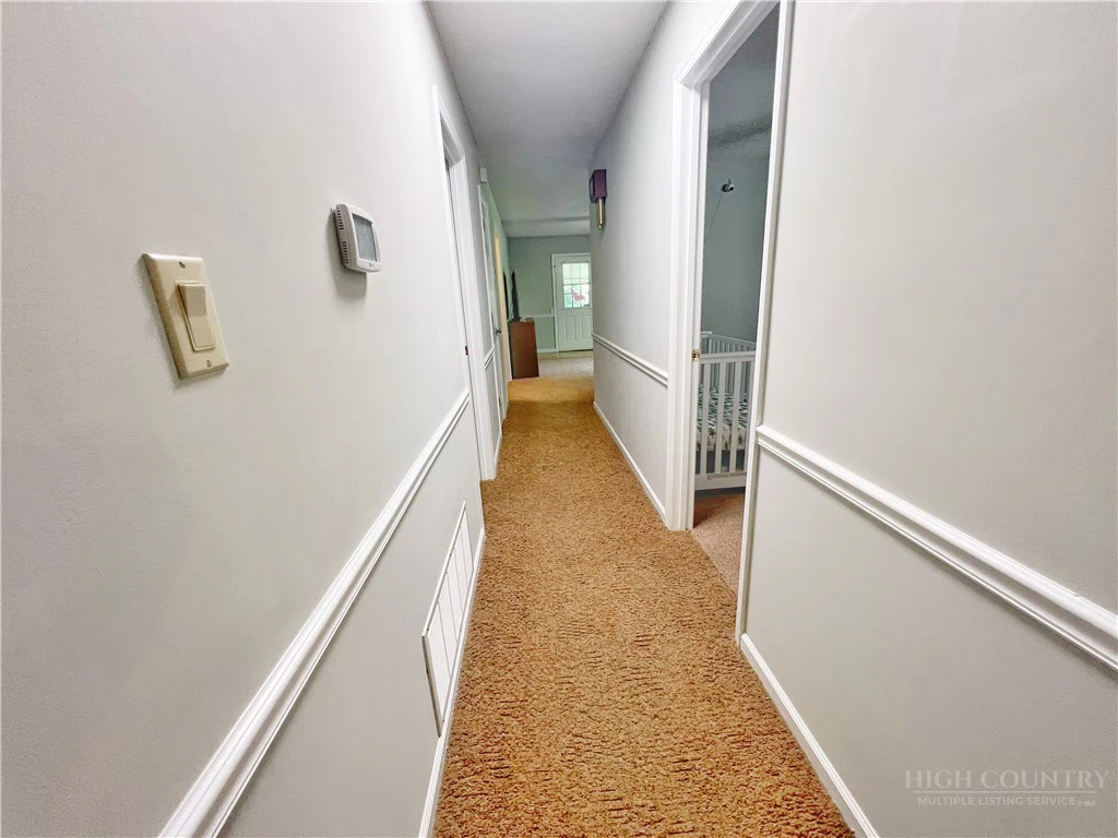 Image number 8 for the current listing