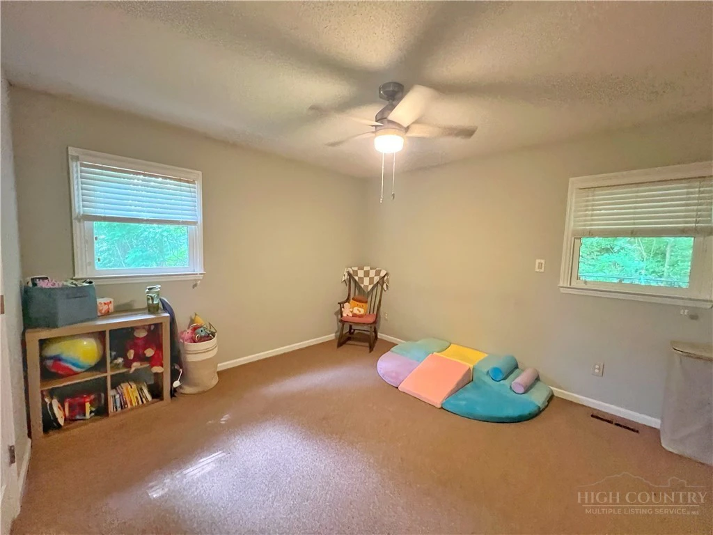Image number 9 for the current listing