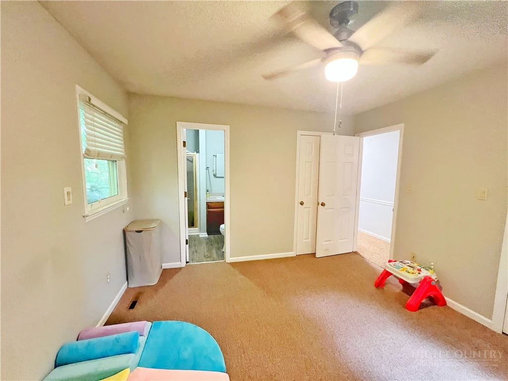 Image number 10 for the current listing