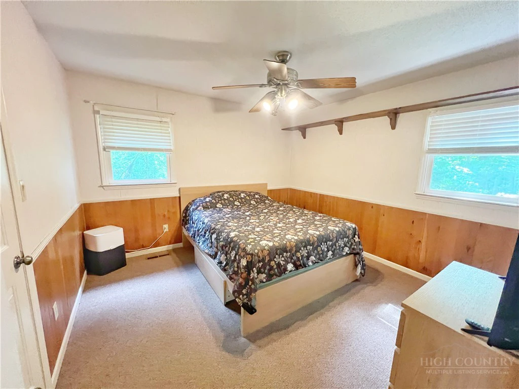 Image number 12 for the current listing