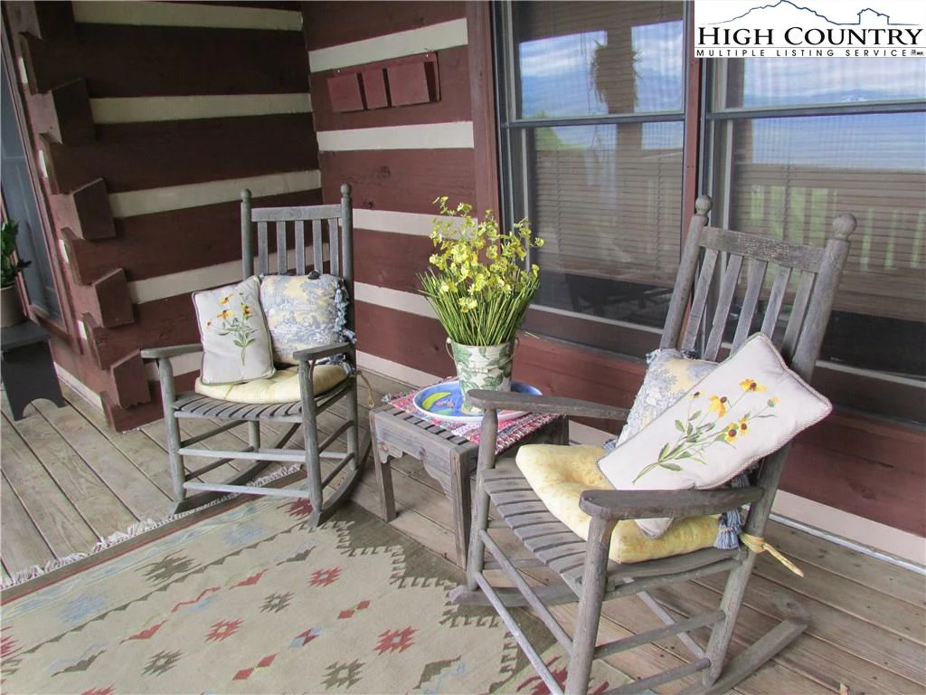 Image number 18 for the current listing