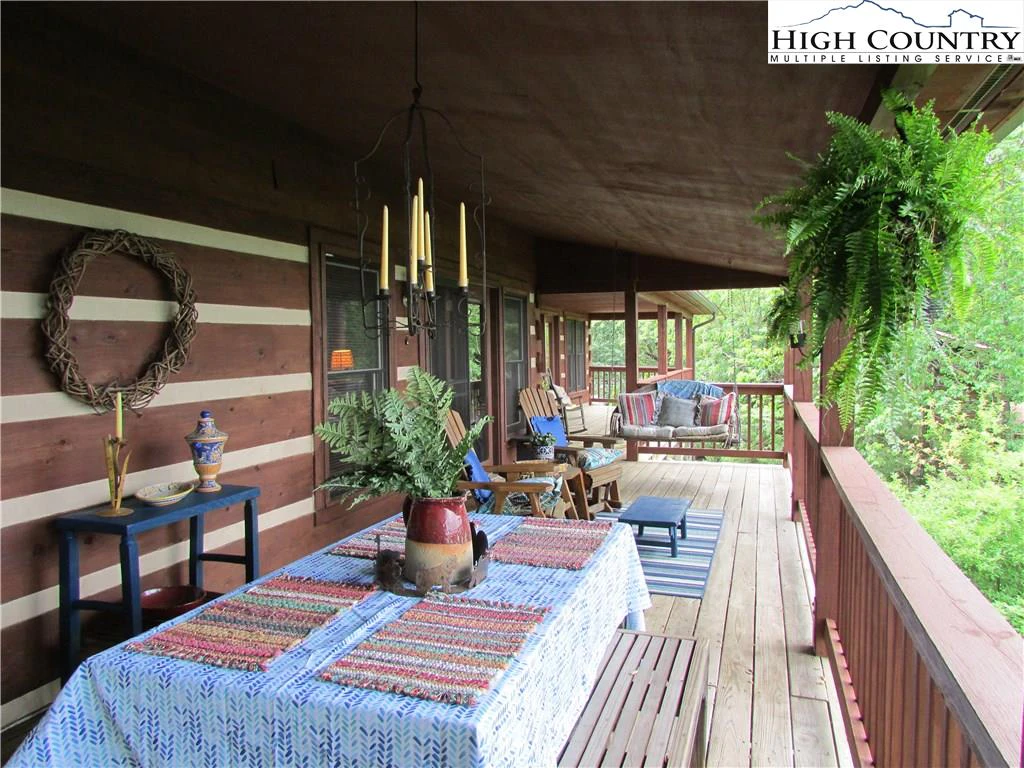 Image number 17 for the current listing