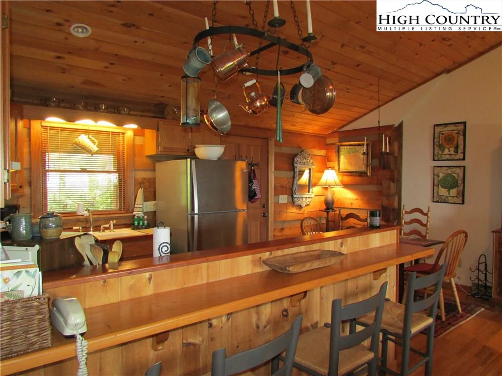 Image number 12 for the current listing
