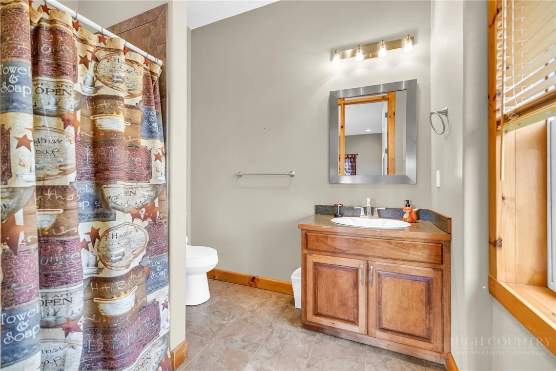 Image number 8 for the current listing