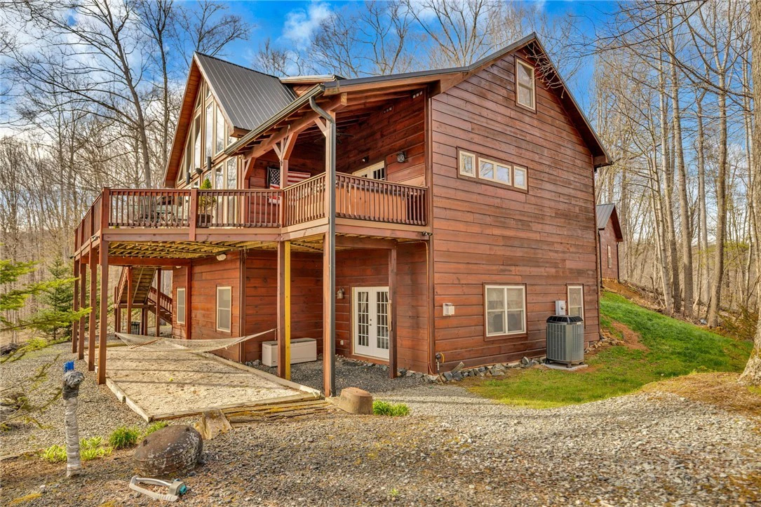 Image number 15 for the current listing