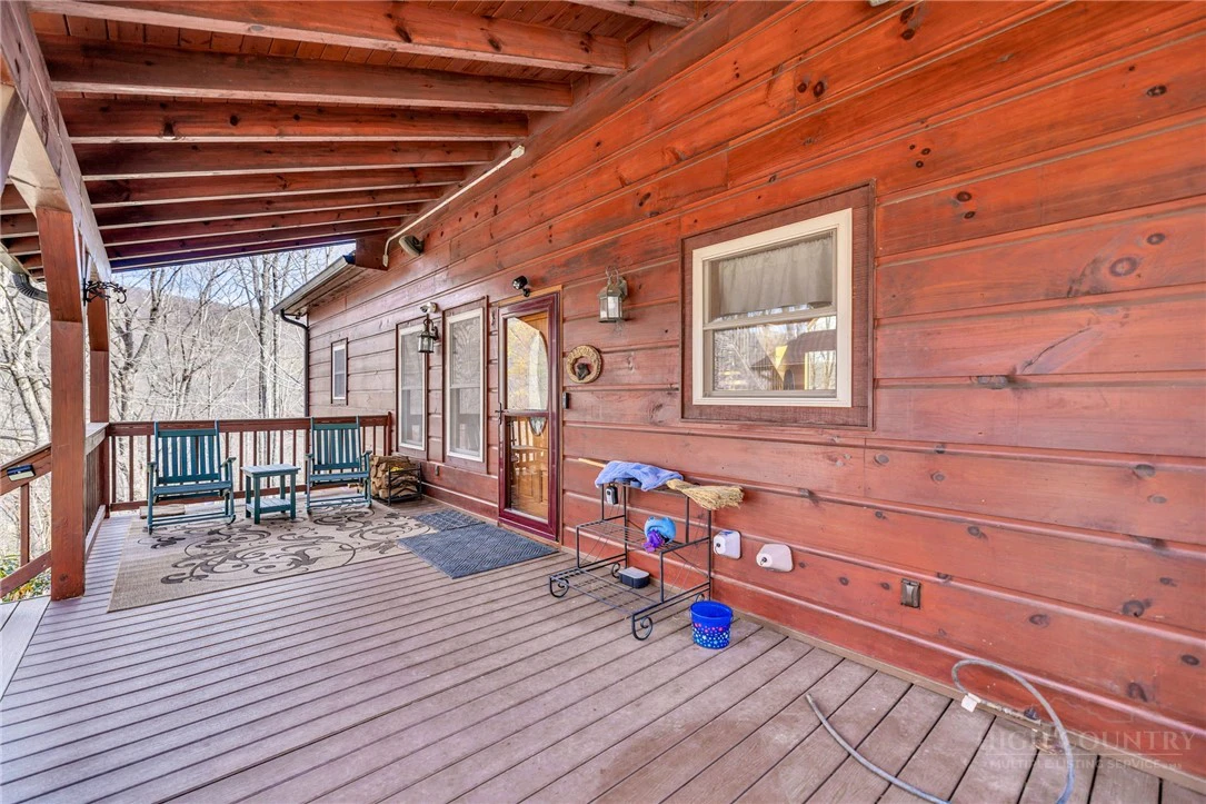 Image number 16 for the current listing