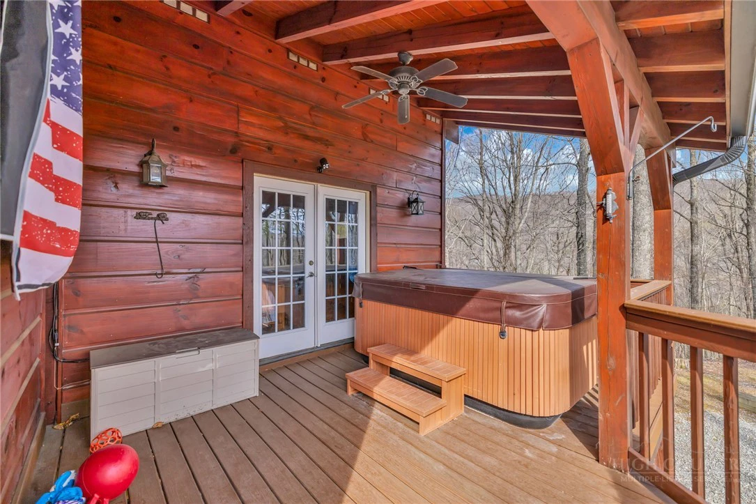 Image number 18 for the current listing
