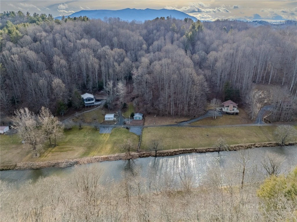 Image number 1 for the current listing