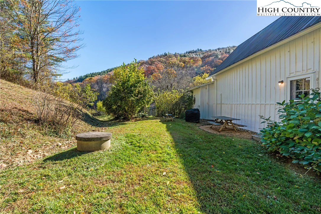 Image number 6 for the current listing