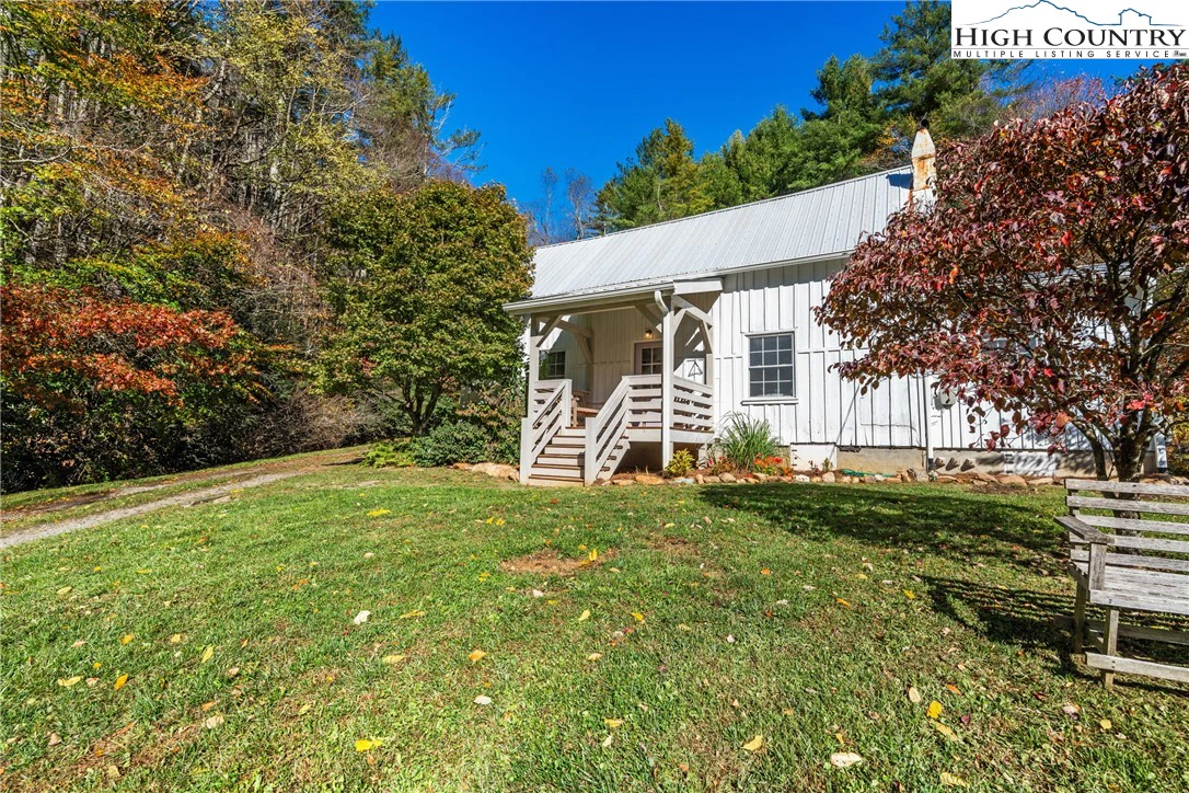 Image number 17 for the current listing