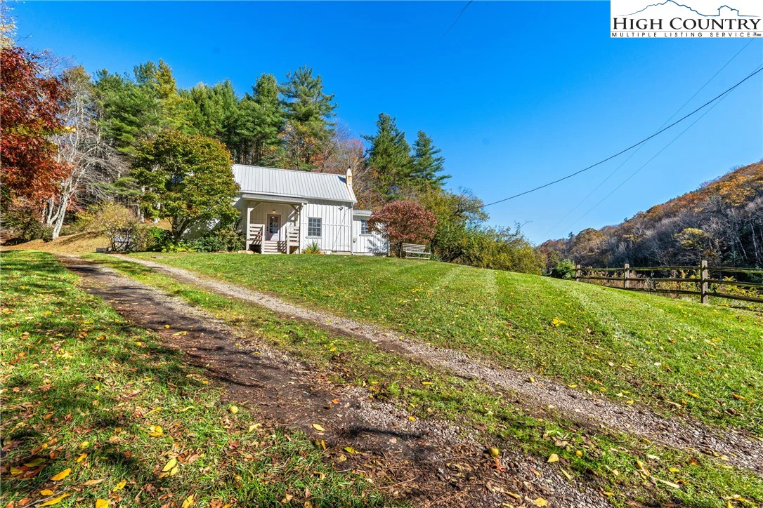 Image number 18 for the current listing