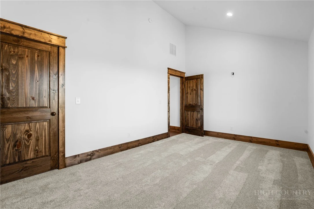 Image number 12 for the current listing